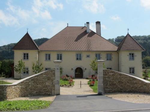 Le Relais des Deux Tours à Bremondans