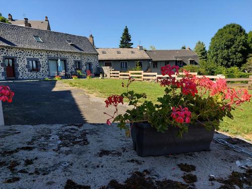 Gîte de l'Ouzerar à NEUSSARGUES EN PINATELLE