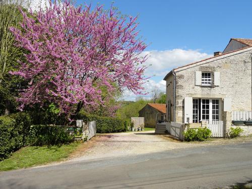 Le Lavoir à Saint-Hilaire-des-Loges
