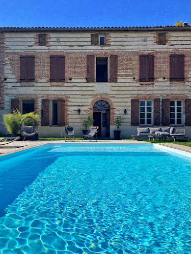 La roul hôte dépote à Monbéqui