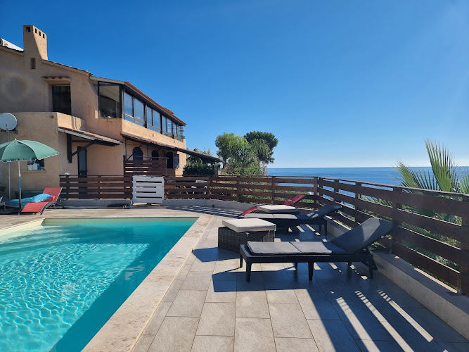 beachfront résidence -The Bungalows Figha à Porto-Vecchio