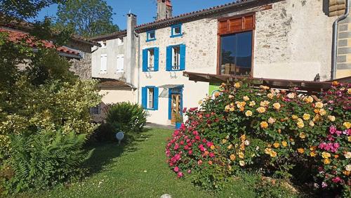 Gîte Terra Médiane à Serres Sur Arget