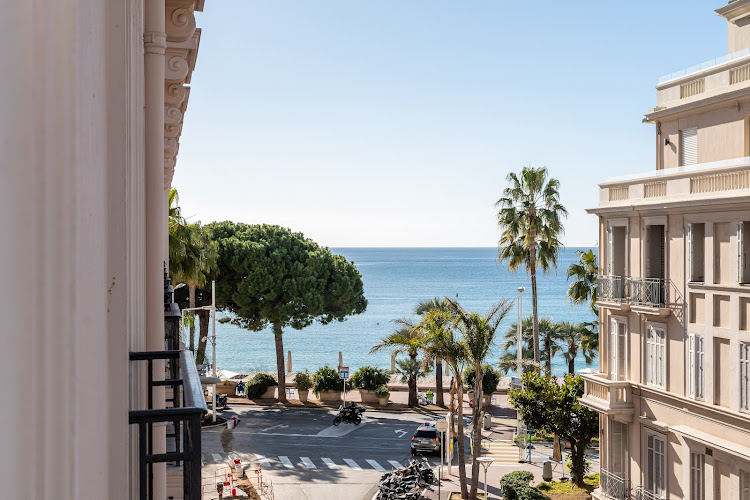 Seasonal Apartments Rentals & à Cannes