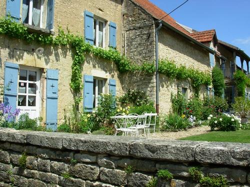 Chez Marinette à Longwy Sur Le Doubs