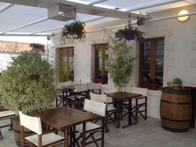 Hôtel-Restaurant L Emeraude À Les Portes En Re à Les Portes-en-Ré