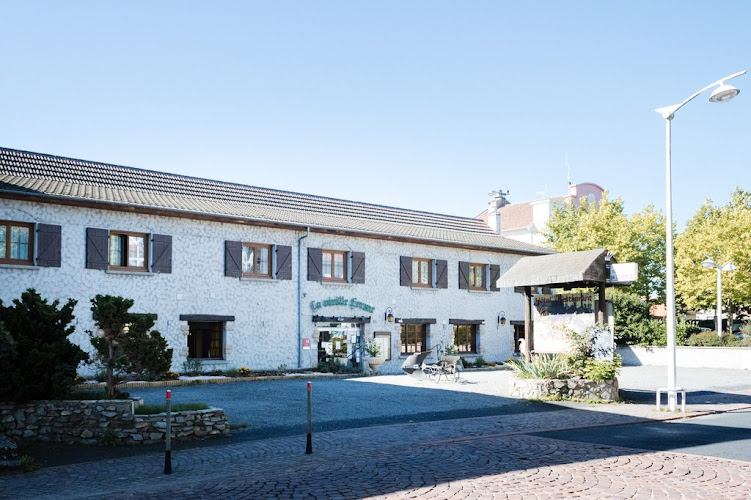 Hôtel Restaurant La Vieille Ferme à Les Ancizes-Comps