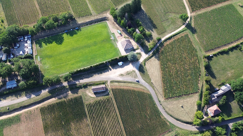 Aire de stationnement à Lugny