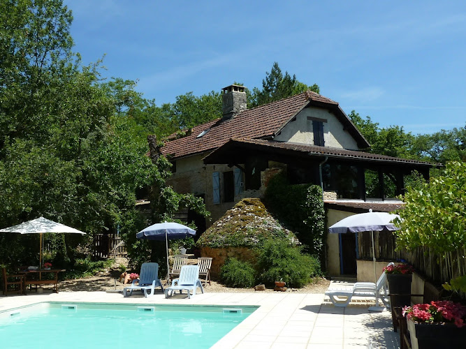 Camping Naturiste Le Marcassin à Saint-Aubin-de-Nabirat