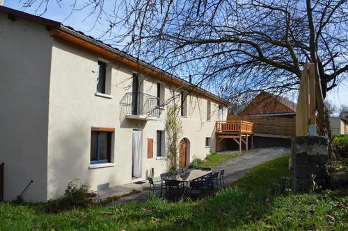 Les Ecuries de Martin bas à Poligny