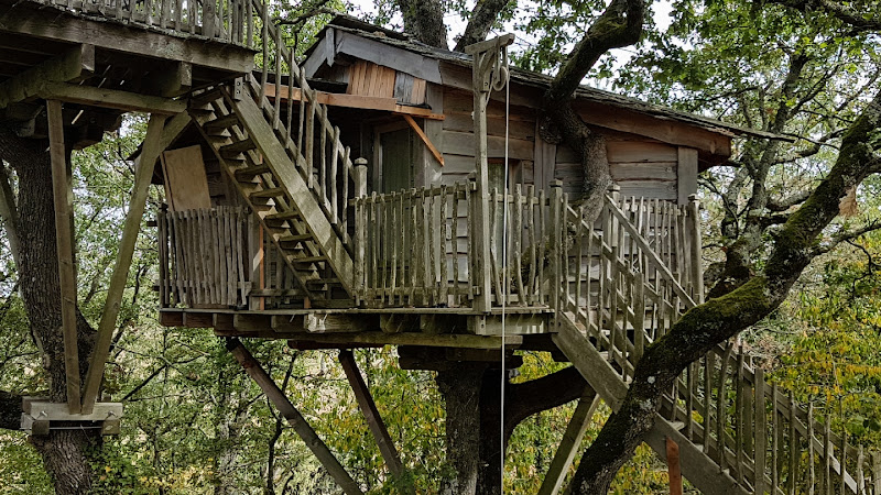 Arbrakabane Tree houses and Trailers à Peyrissas