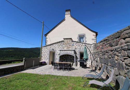 Gîte des 4 saisons à Laveissiere