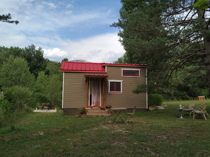 gite Sharnga tiny house à Estoublon