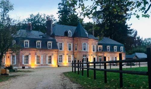 Chambres au Château à Nouan Le Fuzelier