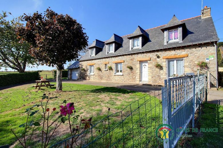 Gîte La Paillardaie côté campagne à Peillac