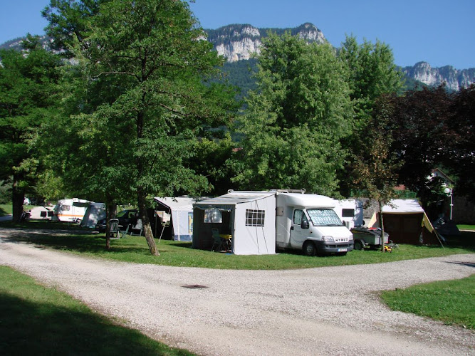 Camping Municipal les Berges du Guiers à Saint-Laurent-du-Pont