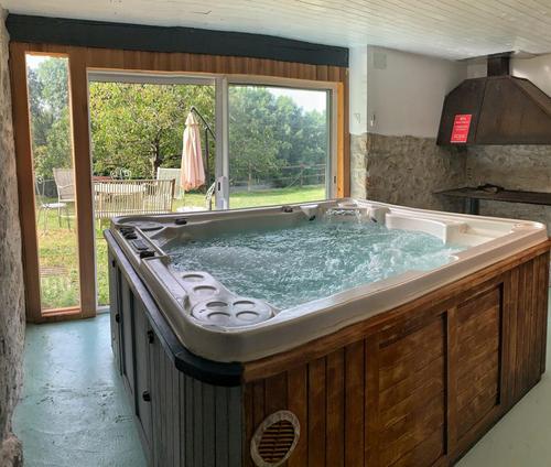 Le Barail avec SAUNA et SPA avec cheminée
