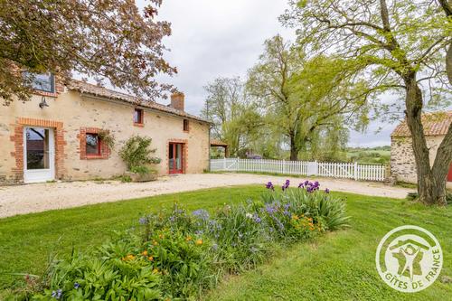 Le Logis du Lys à Montilliers