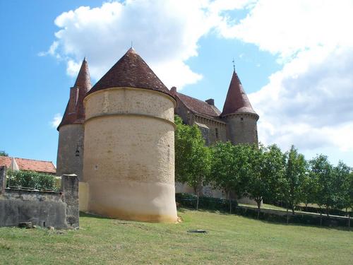 Le Colombier du Vieux Château à Chassy