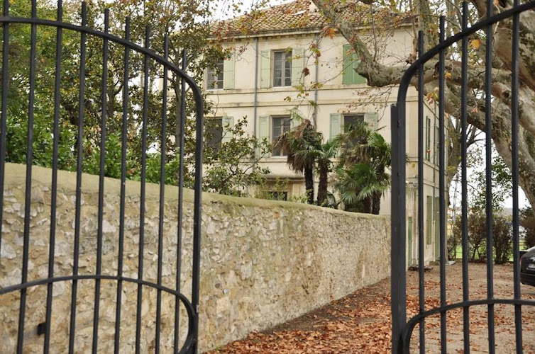 chambres d hôtes Castle Cornillon à Arles