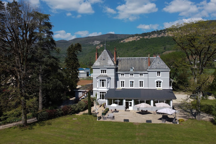 Hôtel du monolithe à Villebois