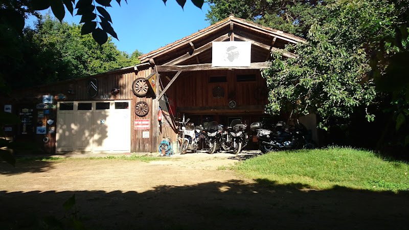 Camping Moto La Ferme du Cantau à Ayzieu