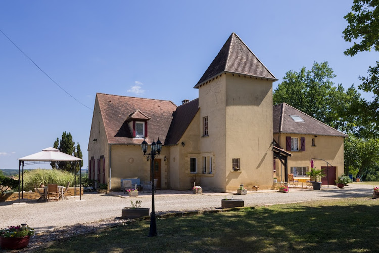 Walnut and Chestnut Gites à Mauzens-et-Miremont