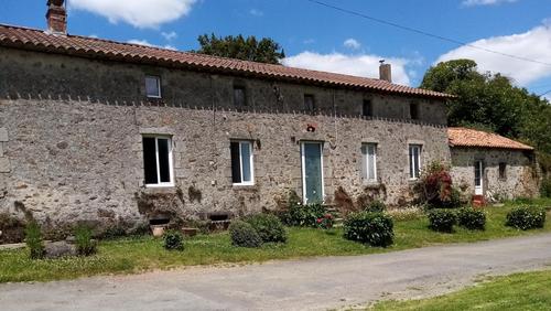 La Roche du Hallais à Saint Andre Sur Sevre