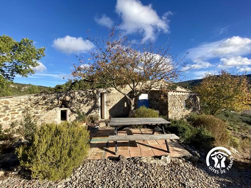 Le Gîte en Pleine Garrigue à Fraisse Des Corbieres