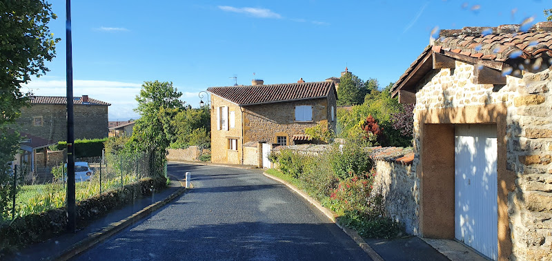 Aire de camping cars Oingt à Val d'Oingt