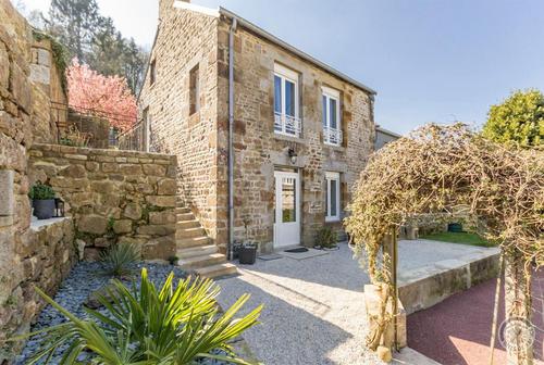 La P'tite Maison Perchée à Vire Normandie