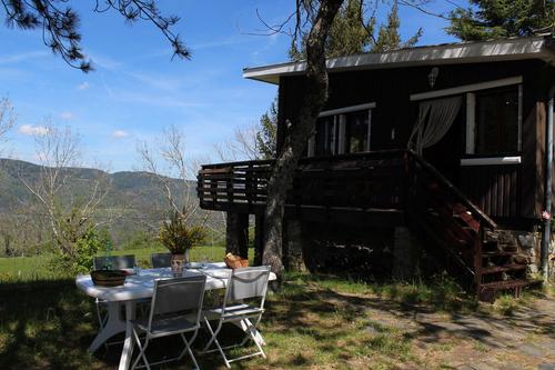 Chalet Gré : entre verdure et montagne cévenoles à LE POMPIDOU
