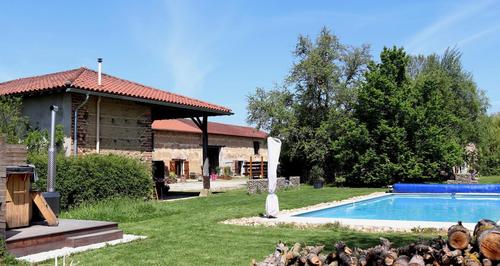 Domaine de la Grange Neuve - Gîte L'Etable à Dompierre Sur Veyle