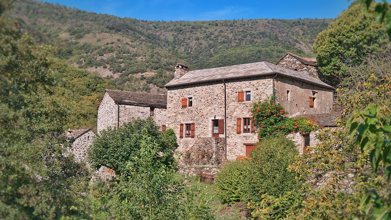 Au Portaou Chambres d hôtes et Gîtes en France à Saint-André-Capcèze