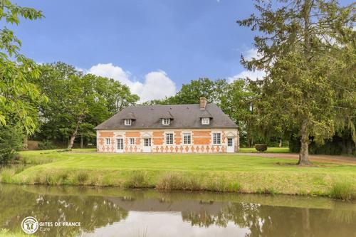 Le manoir à Mesnil En Ouche