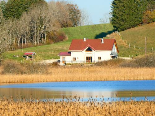 Le Lac à la Dame à Foncine Le Bas