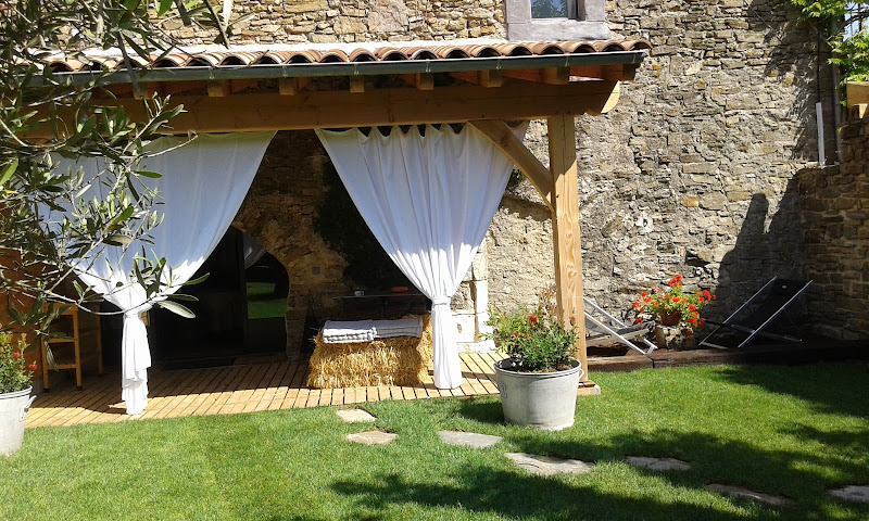 Chambre d hôtes romantique L Antre Parenthèse à Saint-Brès