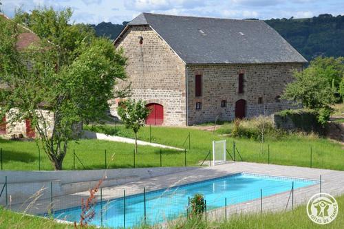 Grand gite Le Roussel à Puy D'arnac