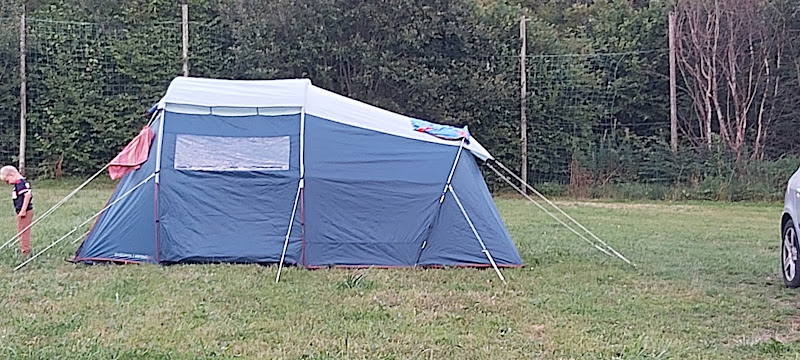 Aire naturelle de camping à Égliseneuve-d'Entraigues