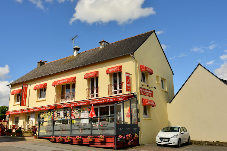 Hôtel La Perrière à Guerlédan