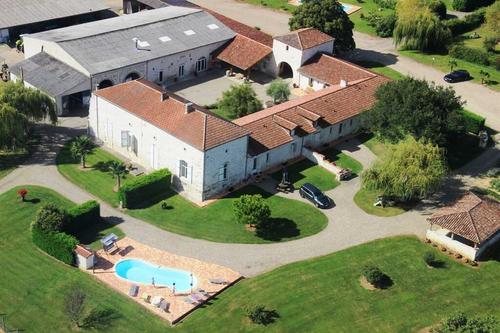 L'Olivier à MONTAGNAC-SUR-AUVIGNON