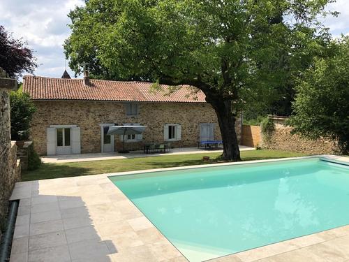 Le logis de la Roche à Saint Priest Taurion