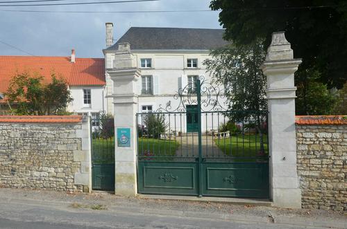 La Petite Maison des Tilleuls à THURAGEAU
