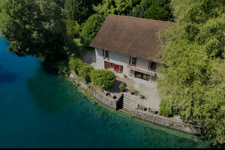 La maison du lac à Vions