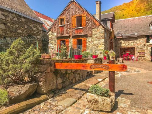 Petit Chalet à Oô