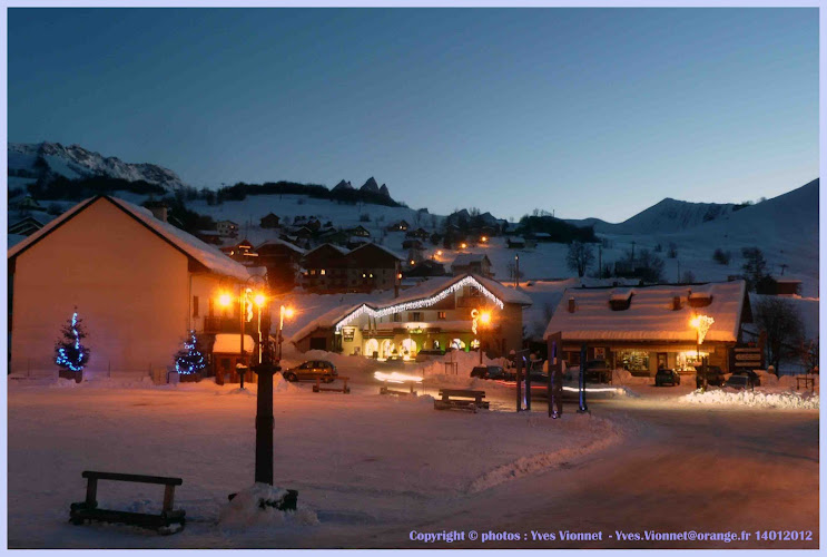 Place Opinel à Albiez-Montrond