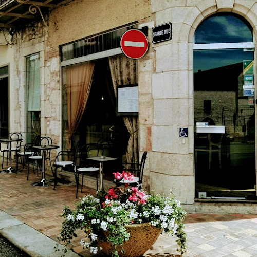 L Entrée Chambres d Hotes Bar & Restaurant à Castillonnès