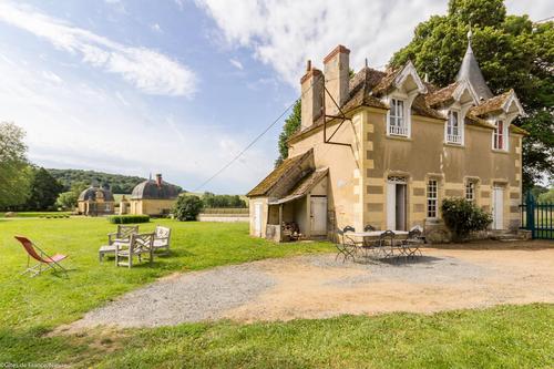 Le pavillon du château de Prye à La Fermete
