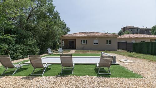 Graveyron à Berrias Et Casteljau