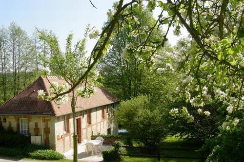 La Cour Saint-Pierre à Valorbiquet