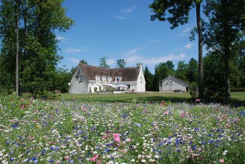 Les Tinarages Chambres d'Hôtes à Echouboulains